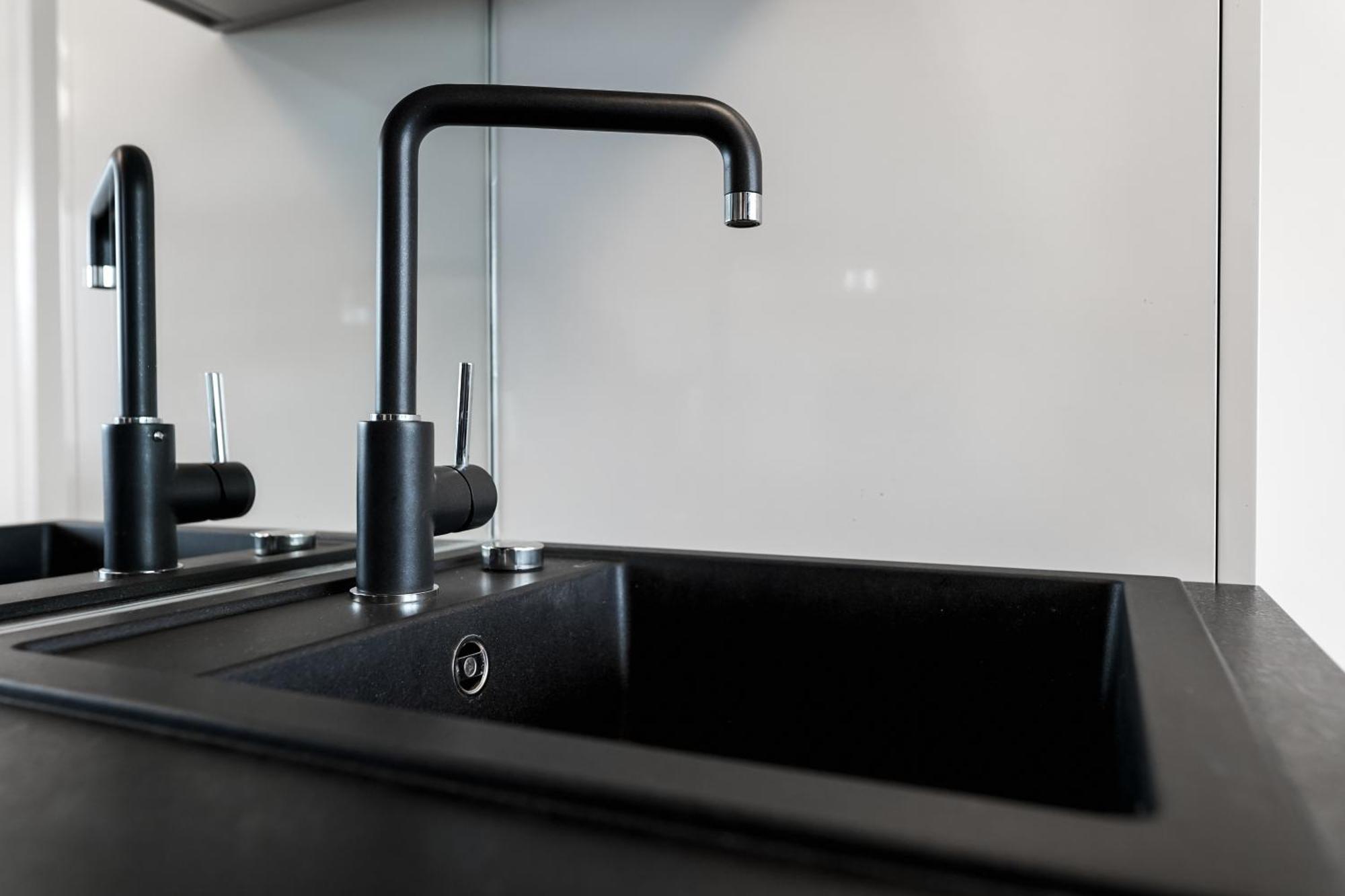 Modern Stylish Design With Free Parking Emily Apartmán