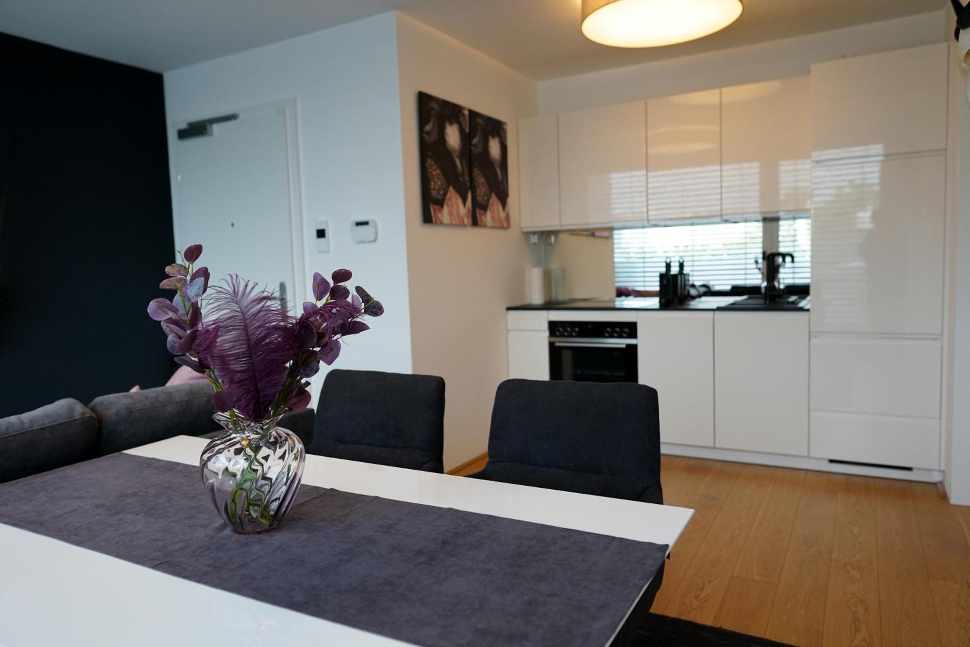 Modern Stylish Design With Free Parking Emily Apartamento