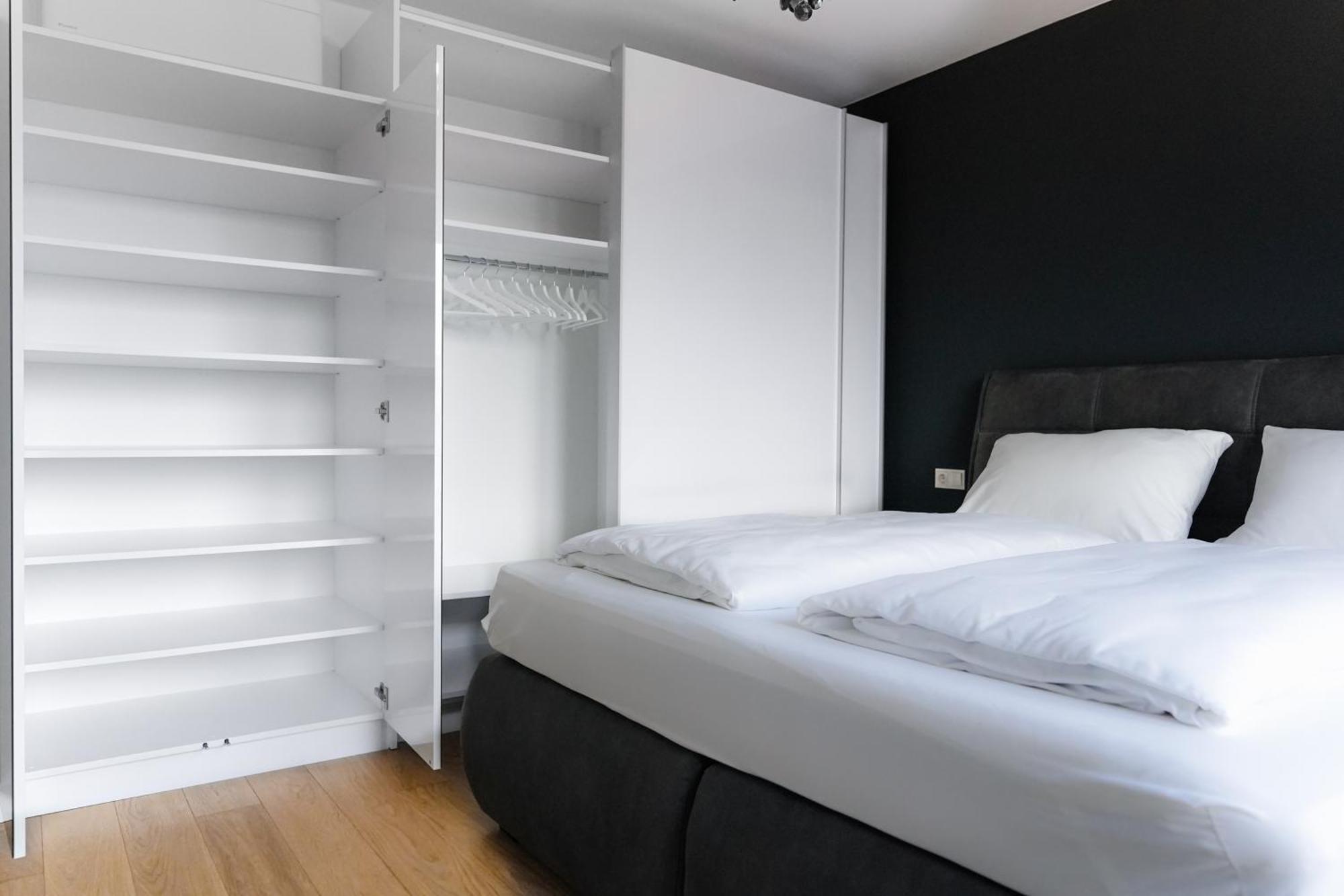 Modern Stylish Design With Free Parking Emily Viena